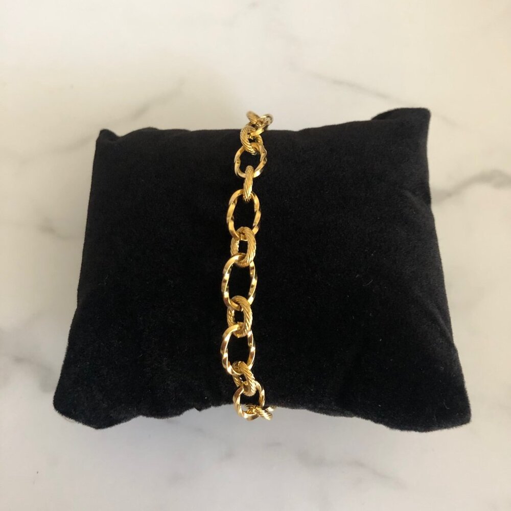 Loop Chain Gold Bracelet - Picture 2 of 6